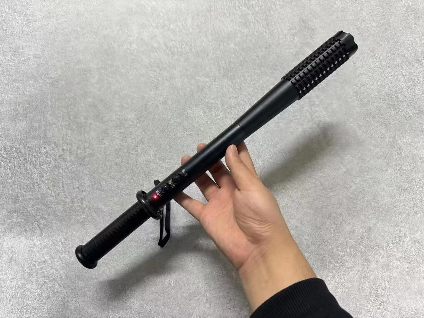 2012型高压防身电棍，狼牙棒电棍，42厘米长，电池可拆卸，自卫必备电击器