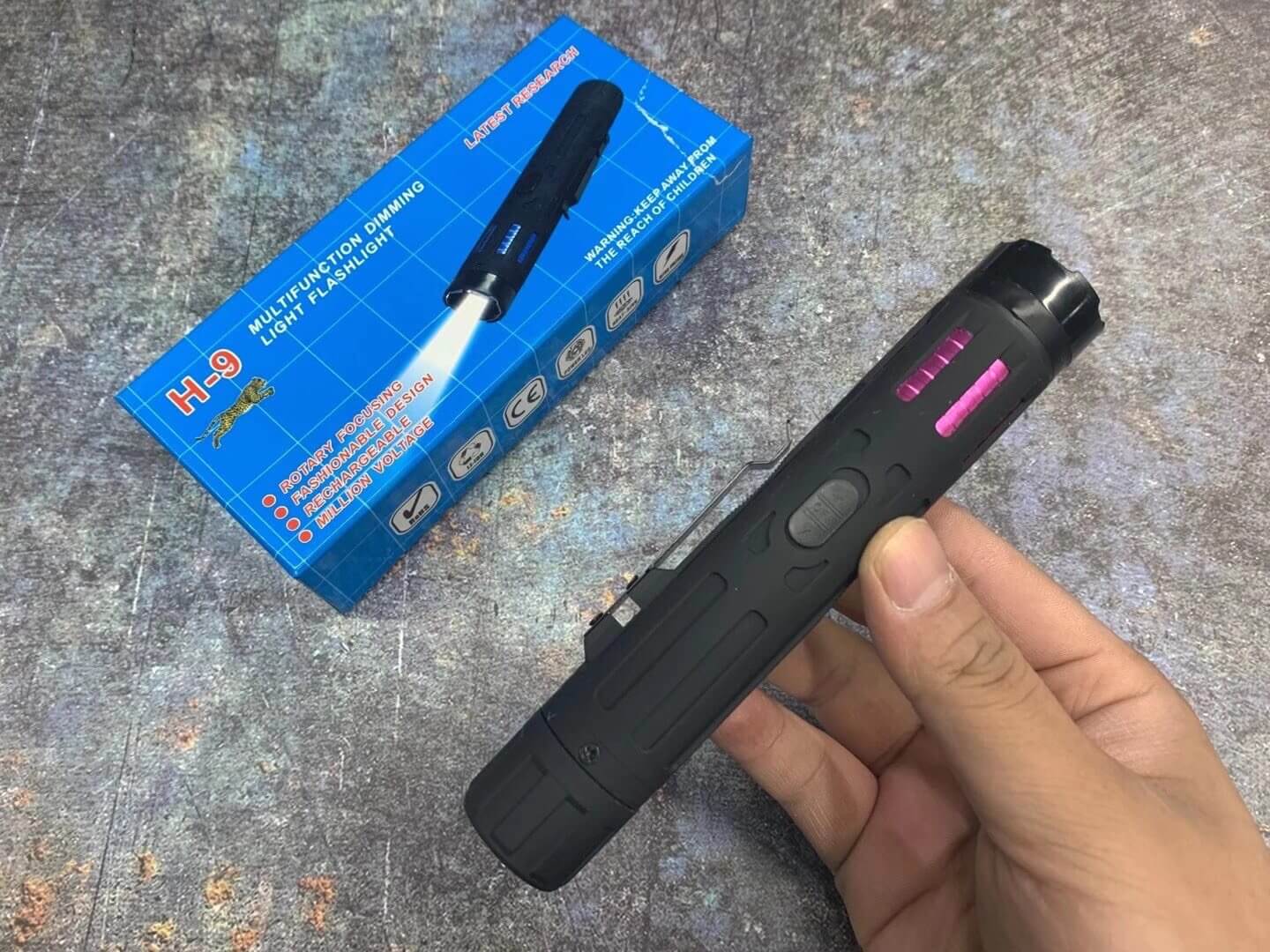 H9高压电棒专卖店 | 小型女子防身防狼电击器