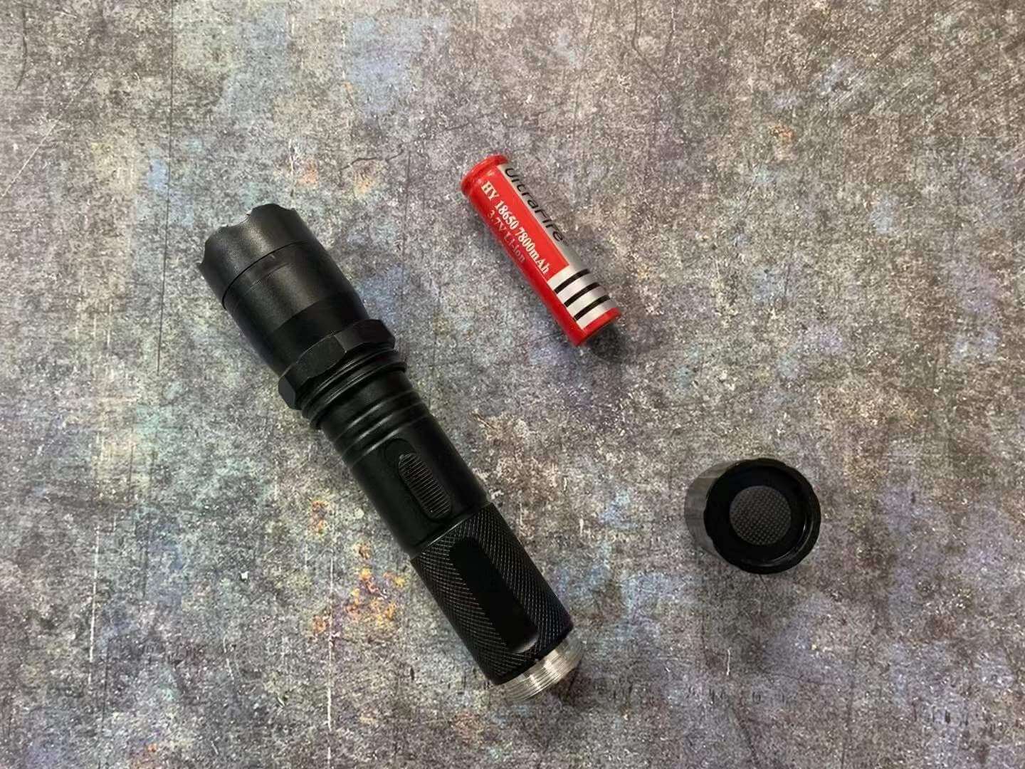 捍卫者2000型强光手电 | 高压电击器 | 宝青坊专卖 捍卫者2000型强光手电,高压电击器,1102电棍,防身防暴电棒,宝青坊专卖