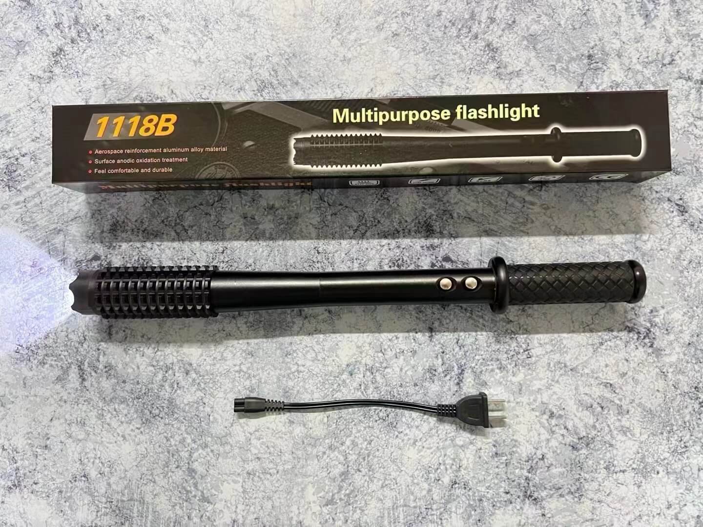 黑鹰HY1118B电棍 | 高压电击器 | 能电晕 | 专卖店直销 | 电池不可拆解 | 威力强 | 宝青坊专卖 黑鹰HY1118B电棍,高压电棍,电棒电击器,能电晕,威力强,电击武器,使用方法简单,专卖店直销,电池不可拆解,宝青坊专卖