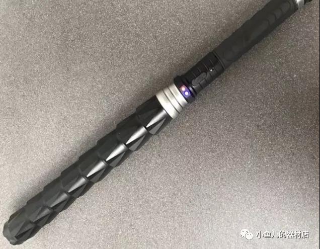 黑鹰H168电棍 | 18万伏超高压电棍 | 电击威力大 | 民用保安型 | 可电晕人狗 黑鹰H168电棍,高压电棍电棒,电击武器,18万伏电棍,民用电击器,保安型电棍,电流4000毫安,双电池电棍,电晕人狗,充电教程,宝青坊专卖