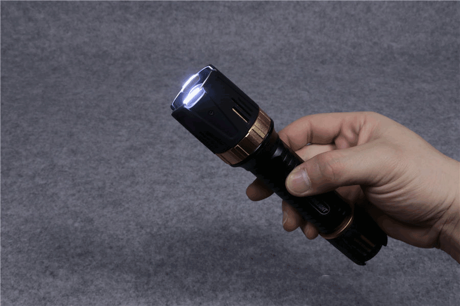 黑鹰6800电棍电棒电击器 | 女士防身电棍 | 宝青坊专卖 黑鹰6800电棍电棒电击器,女士防身好选择,高压电击便携设计,宝青坊专卖