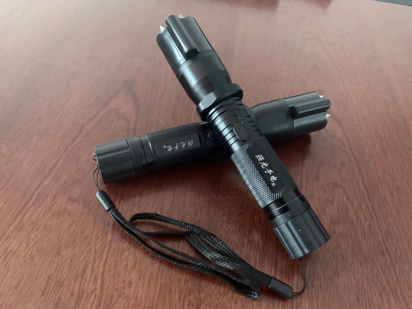 正品黑鹰H6电棍 | 高电压电击器手电筒 | 红外线防身电击器 正品黑鹰H6电棍,电击器手电筒,红外线电击器,高电压防身电击