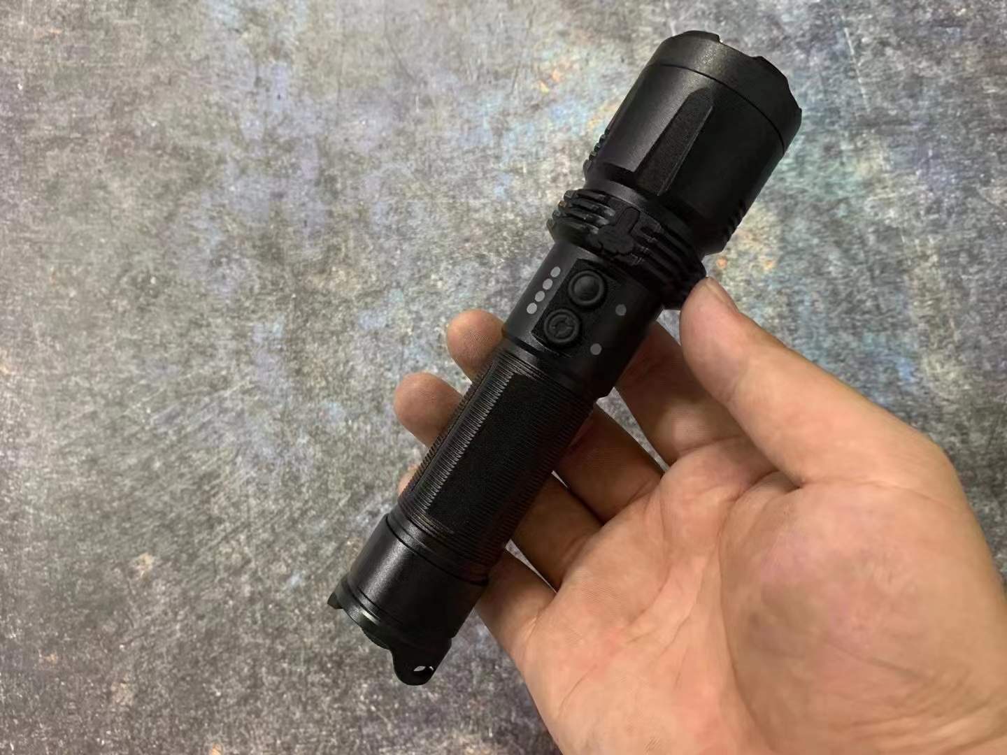 黑鹰K99电击器 | 高威力防身电棍 | 宝青坊专卖 黑鹰K99电击器,高端防身电棒,适合保安、户外防护使用