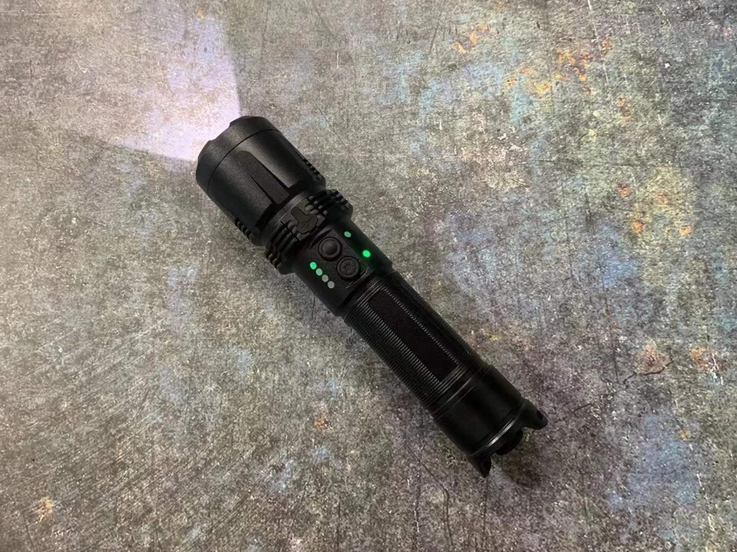 黑鹰K99电击器 | 高威力防身电棍 | 宝青坊专卖 黑鹰K99电击器,高端防身电棒,适合保安、户外防护使用