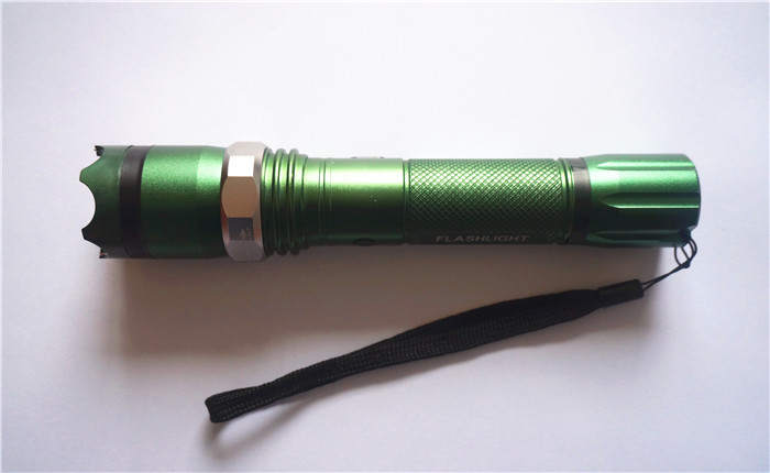 黑鹰T10电棍 | 高压电击器 | 防身手电筒 | 电池可拆卸 | 强大电压威力 黑鹰T10电棍电棒,电击器,大功率电棍,高压电击器,防身手电筒,电池可拆卸,充电电击器