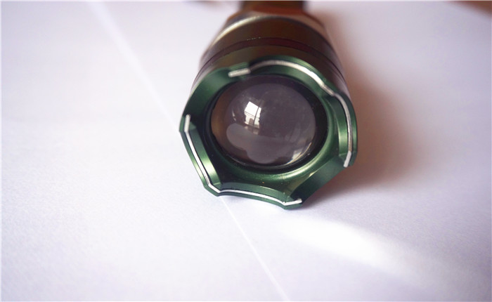 黑鹰T10电棍 | 高压电击器 | 防身手电筒 | 电池可拆卸 | 强大电压威力 黑鹰T10电棍电棒,电击器,大功率电棍,高压电击器,防身手电筒,电池可拆卸,充电电击器