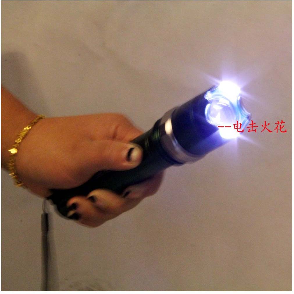 黑鹰T10电棍 | 高压电击器 | 防身手电筒 | 电池可拆卸 | 强大电压威力 黑鹰T10电棍电棒,电击器,大功率电棍,高压电击器,防身手电筒,电池可拆卸,充电电击器