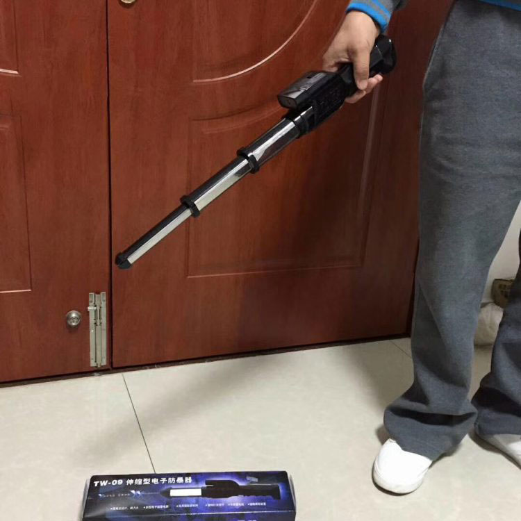 黑鹰TW-09伸缩电棍 | 电击防爆器 | 超高电压 大电流 威力强 | 带报警照明功能 | 宝青坊专卖 黑鹰TW-09伸缩电棍,电击防爆器,高压电棍,大电流,威力强,电池大容量,报警照明功能,合法购买,价格便宜,宝青坊专卖