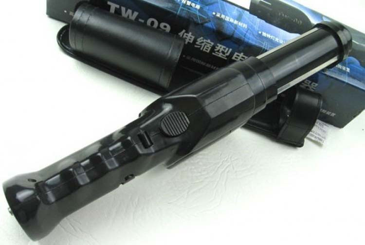 黑鹰TW-09伸缩电棍 | 电击防爆器 | 超高电压 大电流 威力强 | 带报警照明功能 | 宝青坊专卖 黑鹰TW-09伸缩电棍,电击防爆器,高压电棍,大电流,威力强,电池大容量,报警照明功能,合法购买,价格便宜,宝青坊专卖
