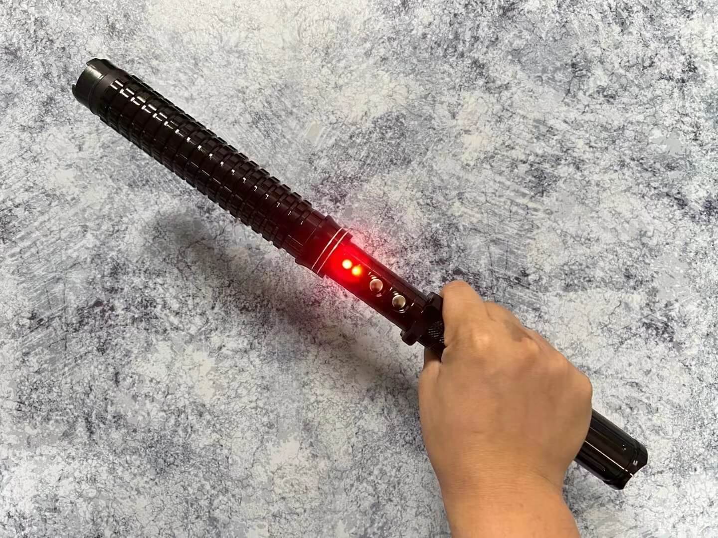 黑鹰X10电棍 | 高压大功率 10万伏 | 可伸缩电棍 | 电晕效果 | 合法自卫工具 黑鹰X10电棍,高压电棍电棒,电击器,10万伏电棍,伸缩电棍,威力测试,电晕电棍,防身工具,合法自卫武器