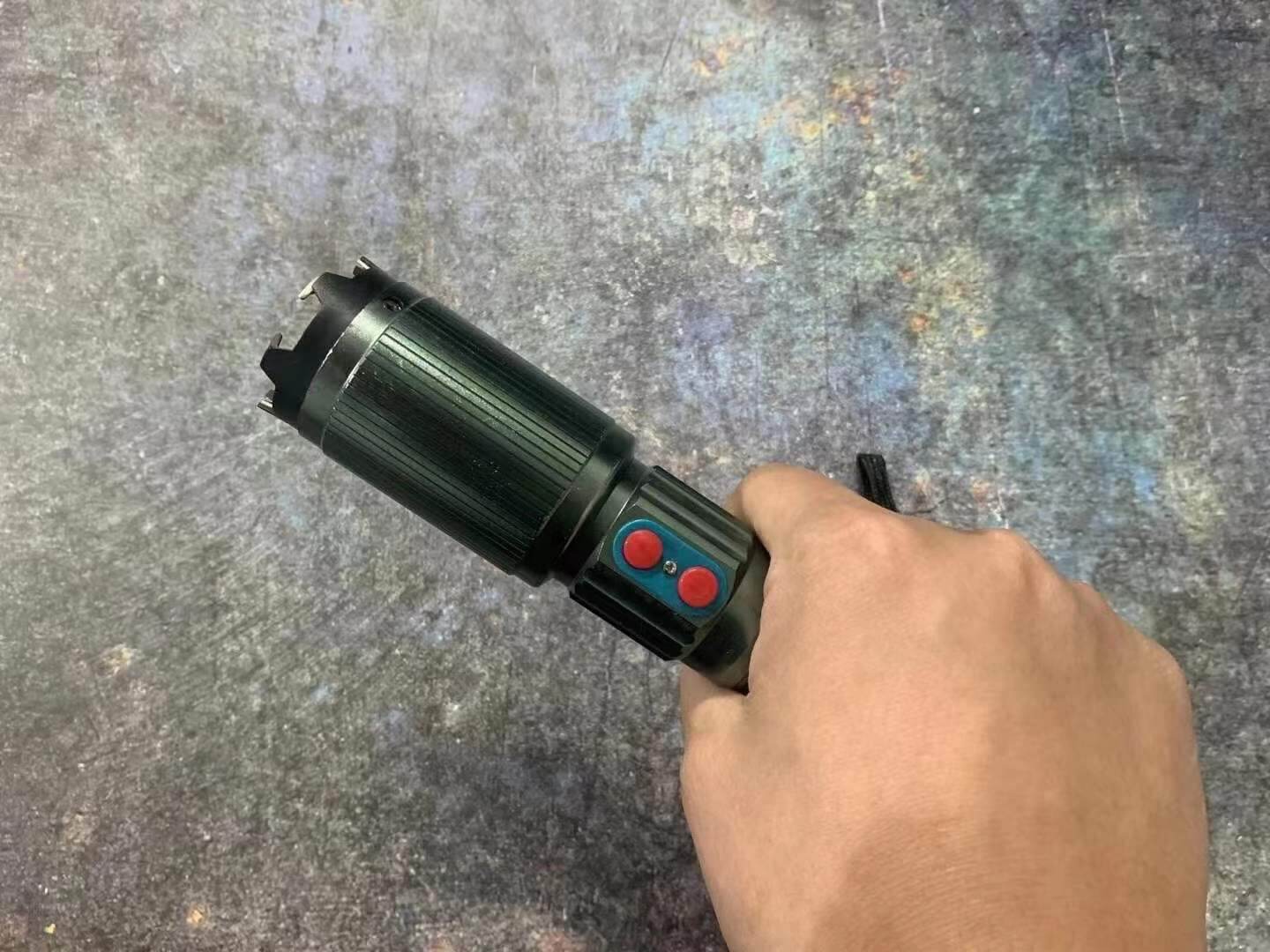 黑鹰机械X6电棍电棒 | 高压电击 可调焦手电筒 | 宝青坊专卖 正品黑鹰机械X6电棍,高压防身器,可调焦手电筒,宝青坊专卖,10万伏威力大