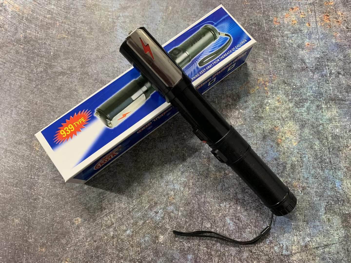 神火939电棍 | 高端脉冲交流电 高压 威力大 可电晕人 | 静音型 点烟功能 | 宝青坊专卖 神火939电棍,电棒电击器,高端脉冲交流电,高压电击,威力大,可电晕,静音型电棍,点烟功能,女子防身,保安专用,宝青坊专卖