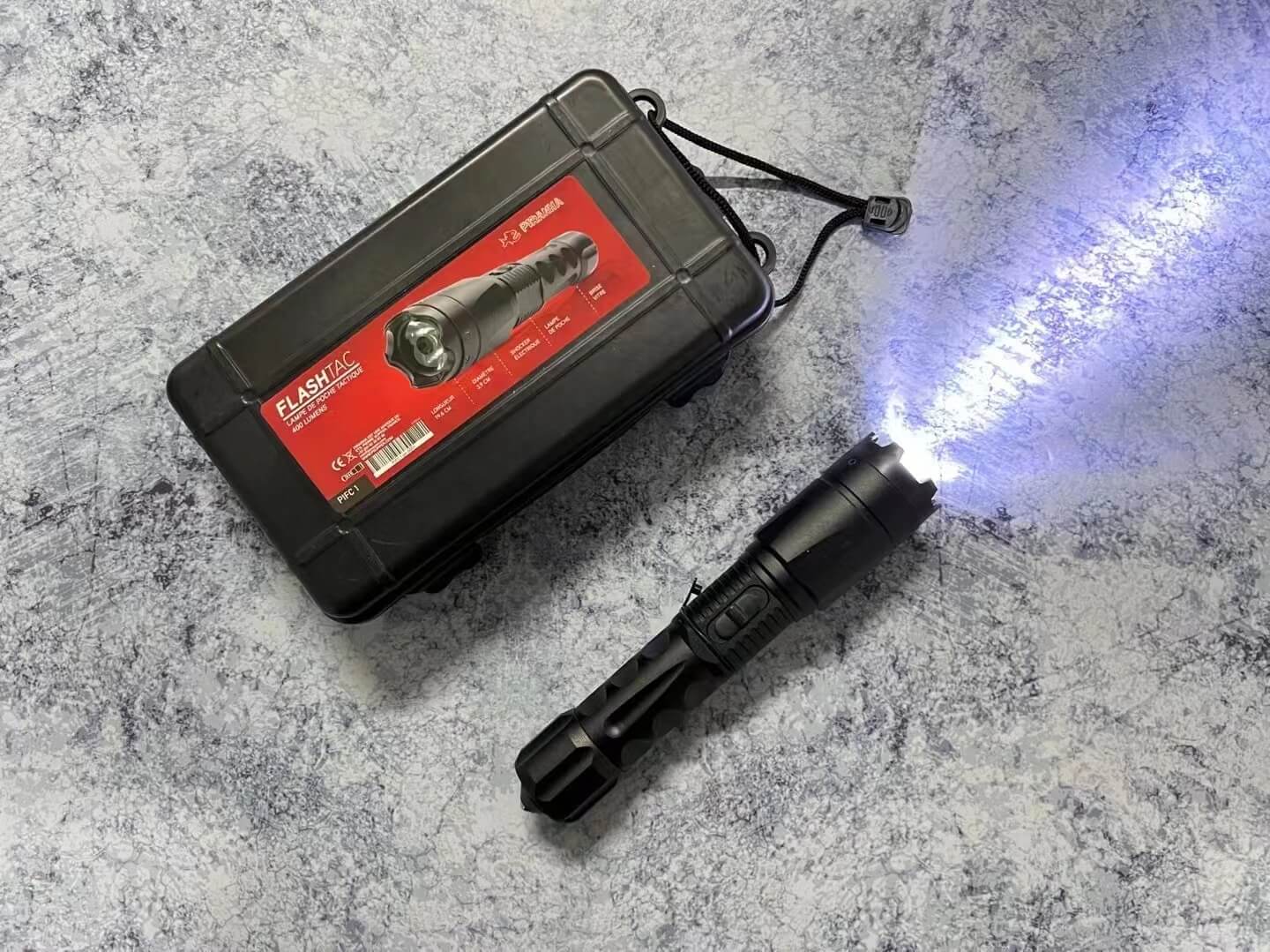 铁鲨黑鹰X3电棍 | 防狼手电筒 高压电击器 | 威力大 能电晕 | 宝青坊专卖 铁鲨黑鹰X3电棍, 电击器, 高压电击器, 防狼电棍, 电棍电棒, 防身电击器, 电击威力大, 电池可拆卸, 车载充电器, 宝青坊专卖